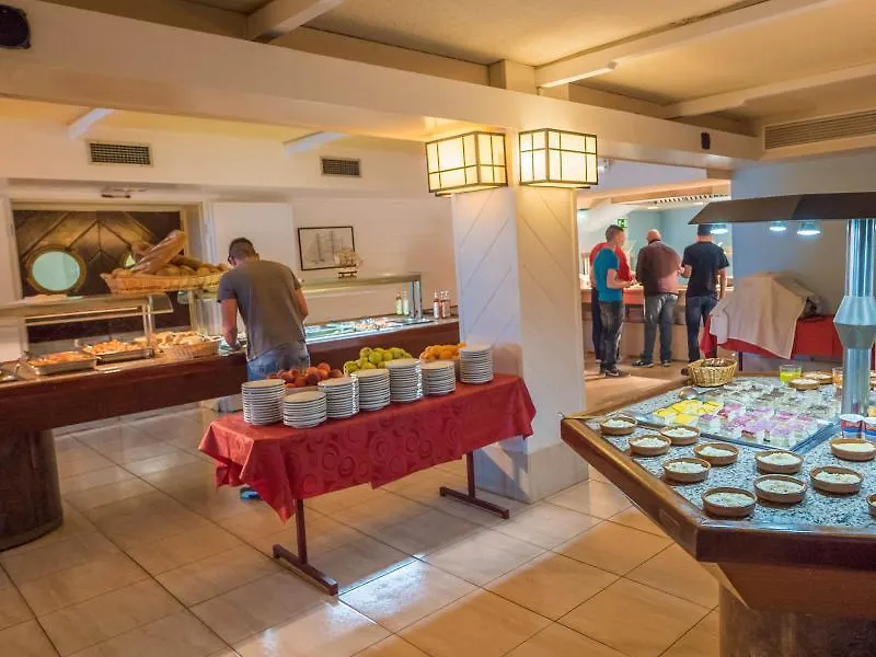 יורט דה מאר Hotel Golden Sand 3*, יורט דה מאר